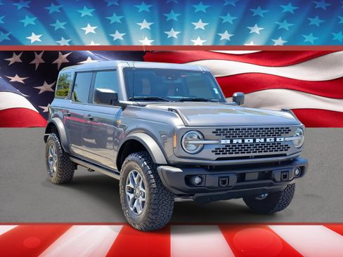 Certified 2025 Ford Bronco Badlands AWD/4WD image 1
