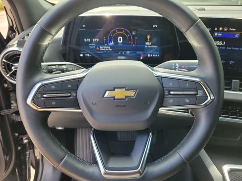 Used 2026 Chevrolet Equinox LT FWD image 17