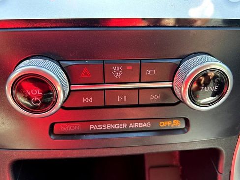 Used 2022 Ford Edge SE image 16