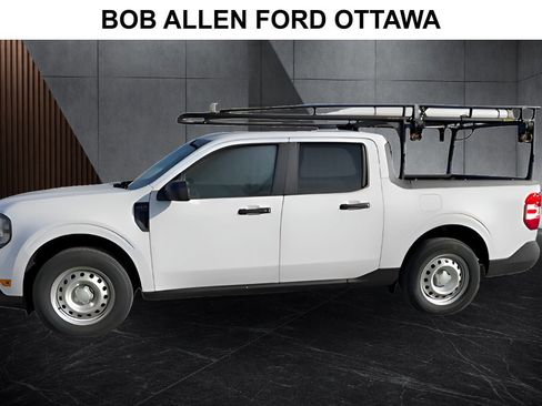 Used 2025 Ford Maverick XLT w/ Equipment Group 302A AWD/4WD image 2