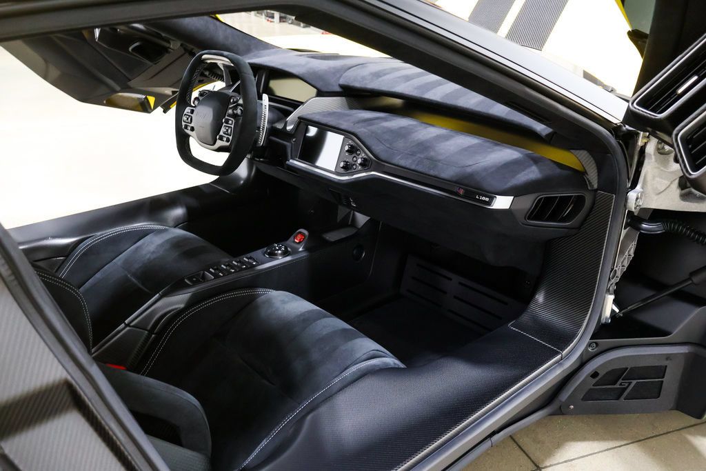 Used 2020 Ford GT Carbon Series RWD image 52