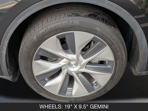 Used 2021 Tesla Model Y 2WD image 11