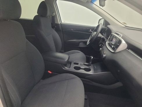 Used 2018 Kia Sorento FWD V6 image 21