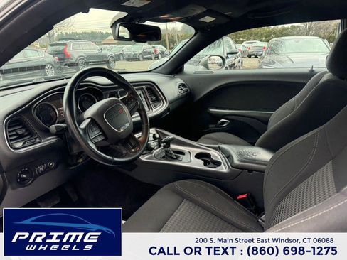 Used 2017 Dodge Challenger SXT w/ Driver Convenience Group image 10