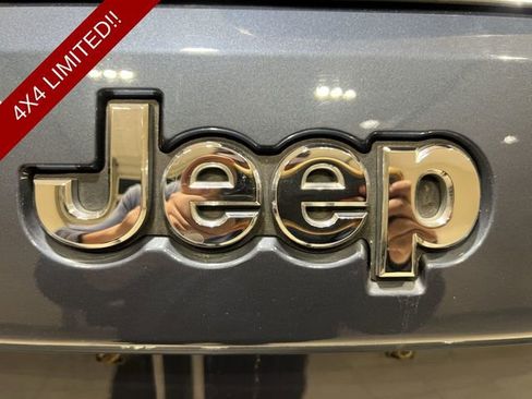 Used 2020 Jeep Grand Cherokee Limited w/ Luxury Group II image 28