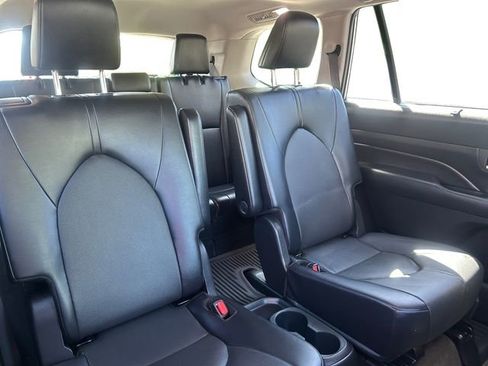 Certified 2024 Toyota Grand Highlander AWD image 18