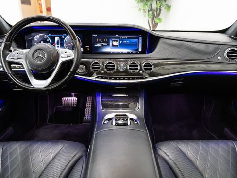 Used 2018 Mercedes-Benz S 560 4MATIC Sedan w/ AMG Line Exterior image 5