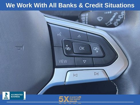 Used 2024 Volkswagen Tiguan SE image 24