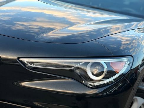 Used 2019 Alfa Romeo Stelvio image 11