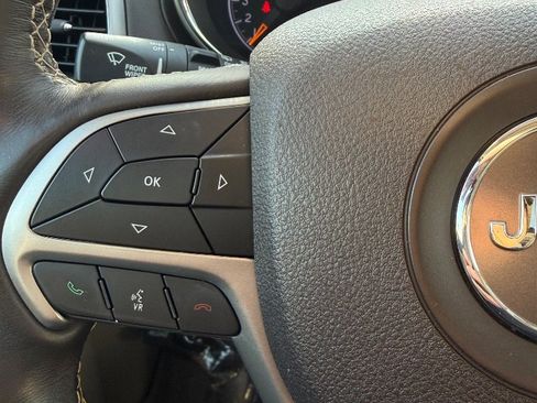 Used 2018 Jeep Grand Cherokee Overland image 13