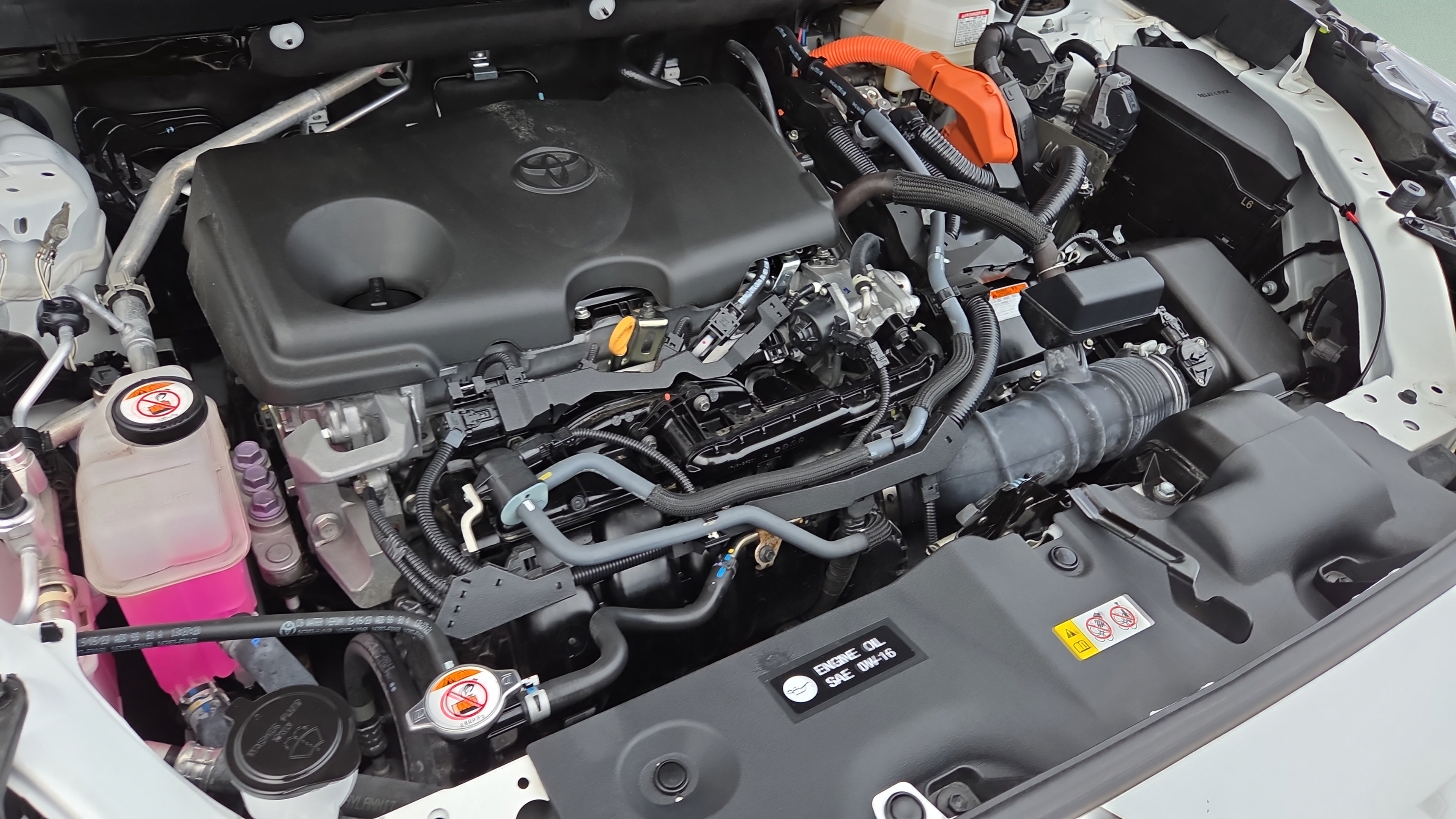 Used 2023 Toyota RAV4 XSE AWD/4WD image 18