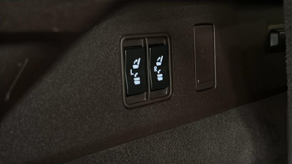 Used 2018 Lexus RX 350L AWD image 7