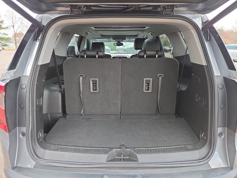 Used 2021 GMC Acadia SLT w/ Elevation Edition image 15