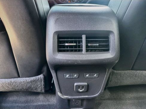 Used 2020 Chevrolet Equinox Premier AWD/4WD image 23