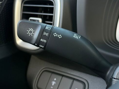 New 2026 Hyundai Venue SEL image 20