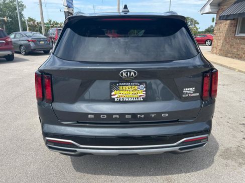 Used 2021 Kia Sorento EX w/ Panoramic Sunroof Package FWD image 6