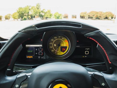 Used 2015 Ferrari 458 Speciale Coupe RWD image 47