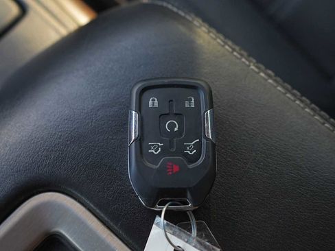 Used 2019 GMC Yukon XL Denali image 28