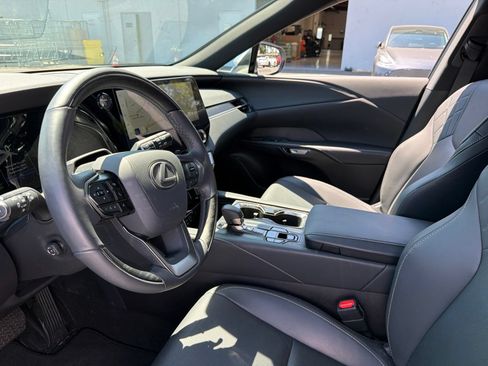 Used 2025 Lexus RX 350h w/ Convenience Package AWD/4WD image 5