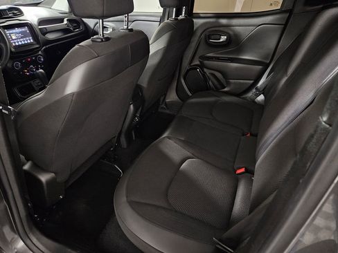 Used 2018 Jeep Renegade Altitude image 23