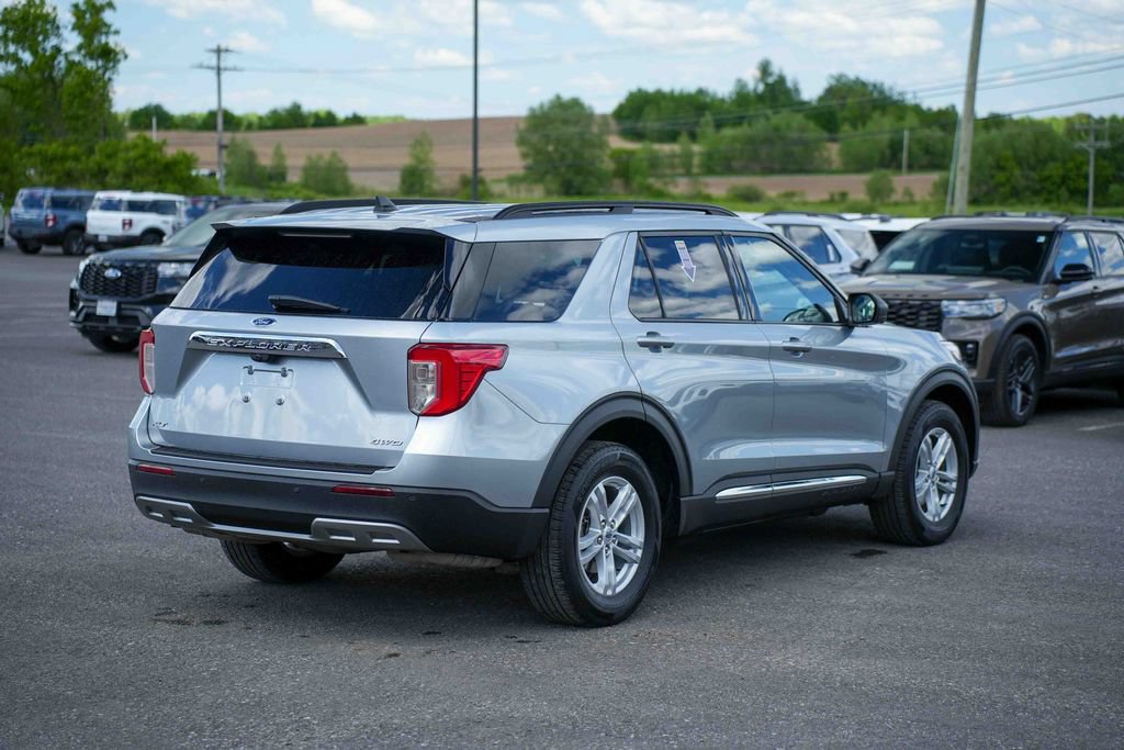 Used 2023 Ford Explorer XLT w/ Equipment Group 202A AWD/4WD image 5