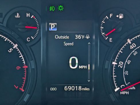 Used 2021 Toyota 4Runner SR5 Premium image 11