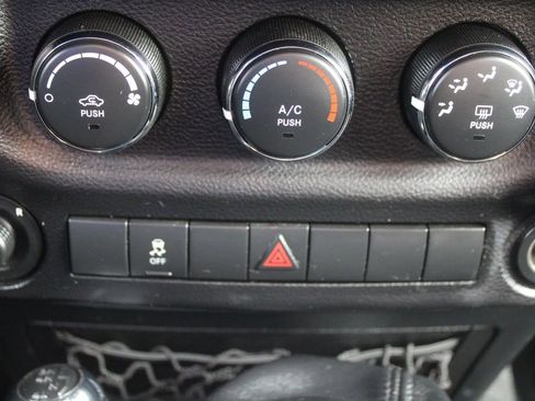 Used 2011 Jeep Wrangler Sport image 31