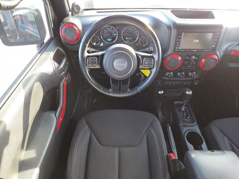 Used 2013 Jeep Wrangler Unlimited Rubicon w/ Max Tow Pkg image 22