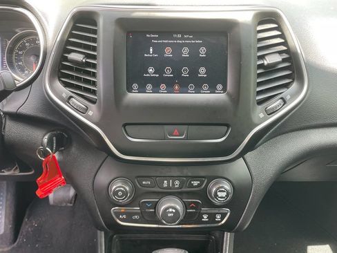 Used 2019 Jeep Cherokee Latitude w/ Popular Appearance Group AWD/4WD image 20