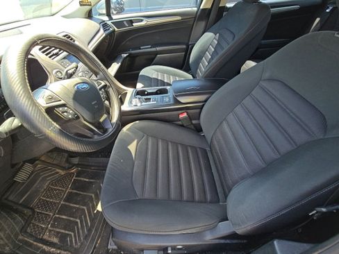 Used 2018 Ford Fusion SE FWD image 12