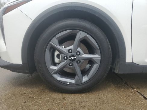 Used 2025 Kia K4 LXS image 7