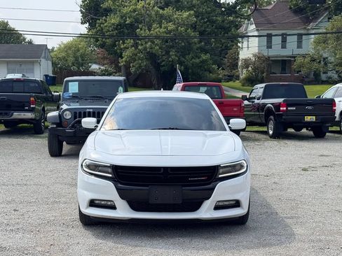 Used 2017 Dodge Charger SXT w/ AWD Plus Group image 7