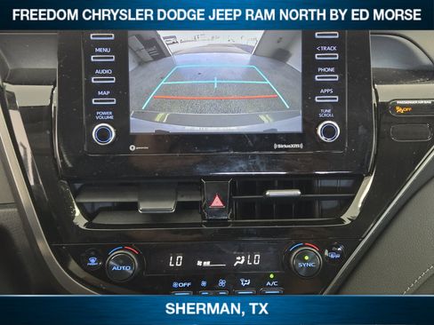 Used 2024 Toyota Camry SE image 12