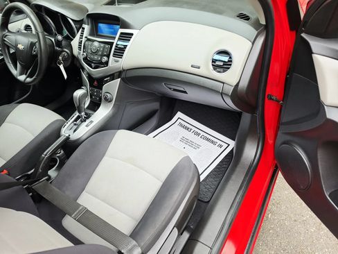 Used 2014 Chevrolet Cruze LS FWD image 11