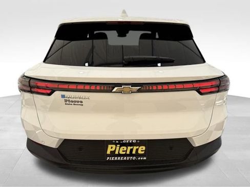 New 2026 Chevrolet Equinox EV LT image 3