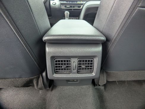 Used 2025 Toyota Camry SE FWD image 15