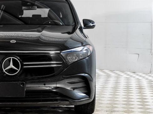 Used 2023 Mercedes-Benz EQB 300 4MATIC image 48