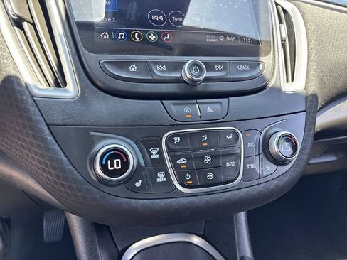 Used 2025 Chevrolet Malibu LT FWD image 24
