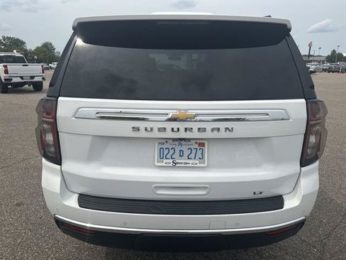 Used 2022 Chevrolet Suburban LT AWD/4WD image 46
