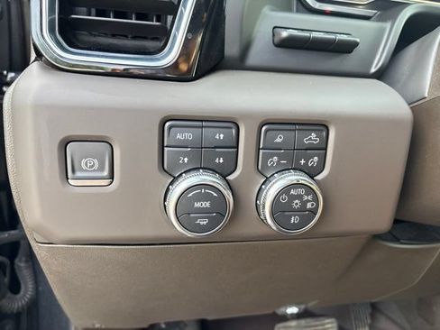 Used 2023 GMC Sierra 1500 Denali w/ Denali Reserve Package AWD/4WD image 24