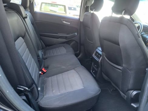 Used 2019 Ford Edge SE FWD image 11