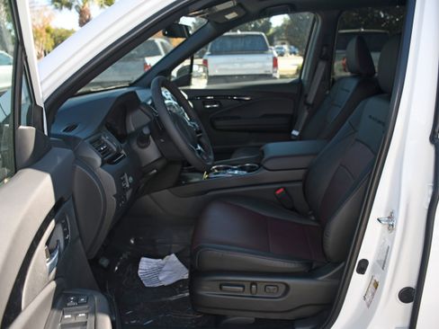 New 2026 Honda Ridgeline Black Edition image 3