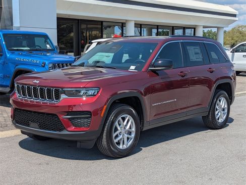 New 2025 Jeep Grand Cherokee 4WD image 9