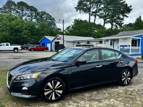 Used 2021 Nissan Altima 2.5 SV FWD image 5
