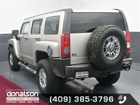 Used 2006 HUMMER H3 Luxury image 4