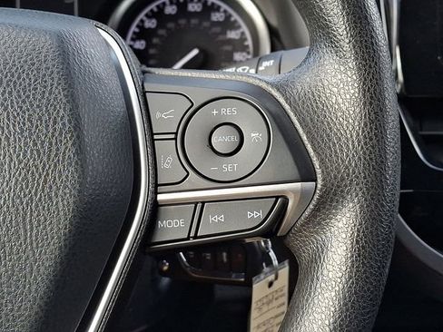 Used 2021 Toyota Camry LE image 21