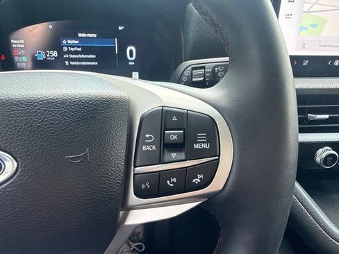 Used 2025 Ford Explorer Active w/ Active Comfort Package AWD/4WD image 26