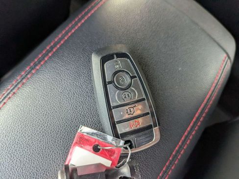 Used 2025 Ford Escape ST-Line w/ Tech Pack #1 FWD image 31