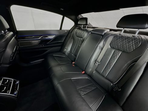 Used 2020 BMW 750i xDrive w/ M Sport Package AWD/4WD image 23