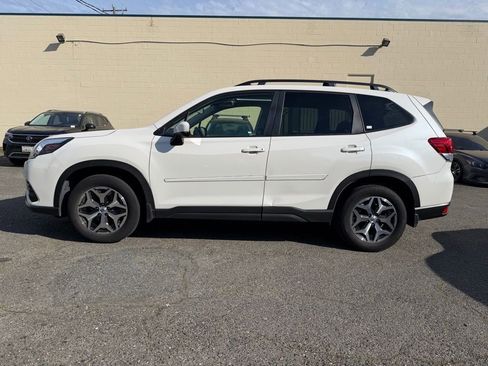 Used 2022 Subaru Forester Premium AWD/4WD image 4